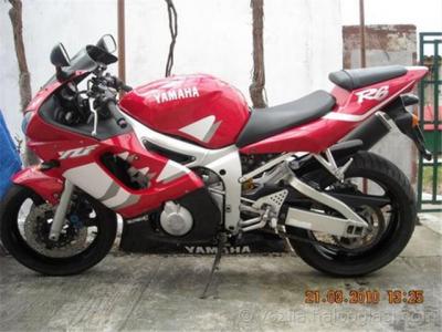 Yamaha yzf R6 '02 god. 2700 eur. Motori - Ponuda Srbija