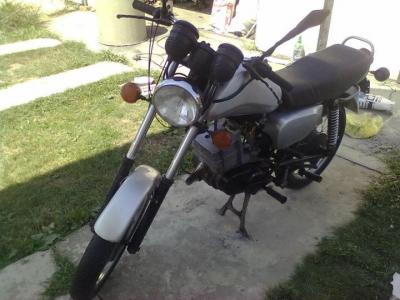 Slika 1 - motocikl mz etz 150c  generalno sredjen Beograd