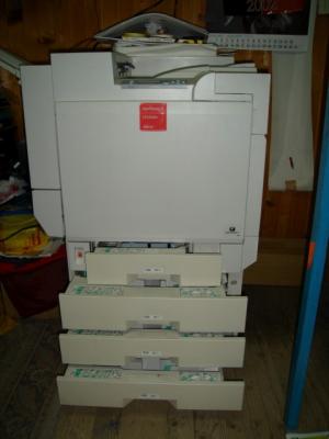 Na prodaju color laser A3 stampac.Hitno Graficki dizajn - Ponuda Srbija