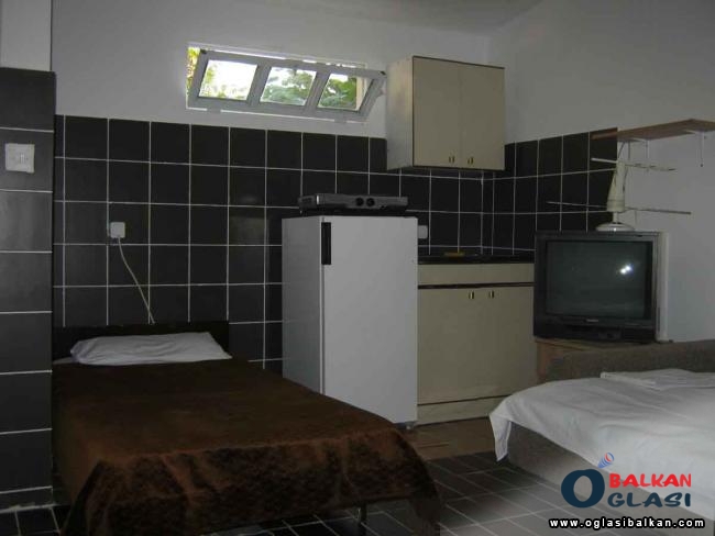 Ljeto 2012,Buljarica,izdajem garsonjeru,povoljno Turizam - Privatan Smestaj Srbija