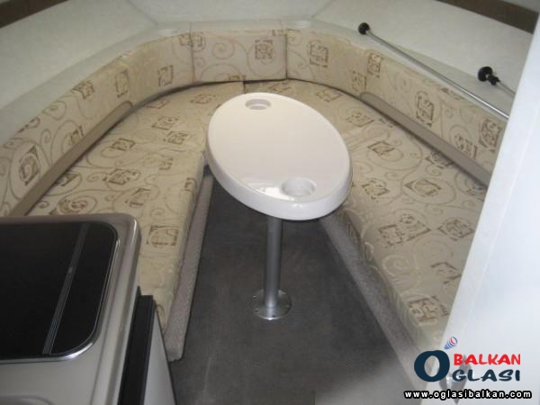 Prodajem gliser Glastron 249 GS Plovni Objekti - Gliseri Srbija